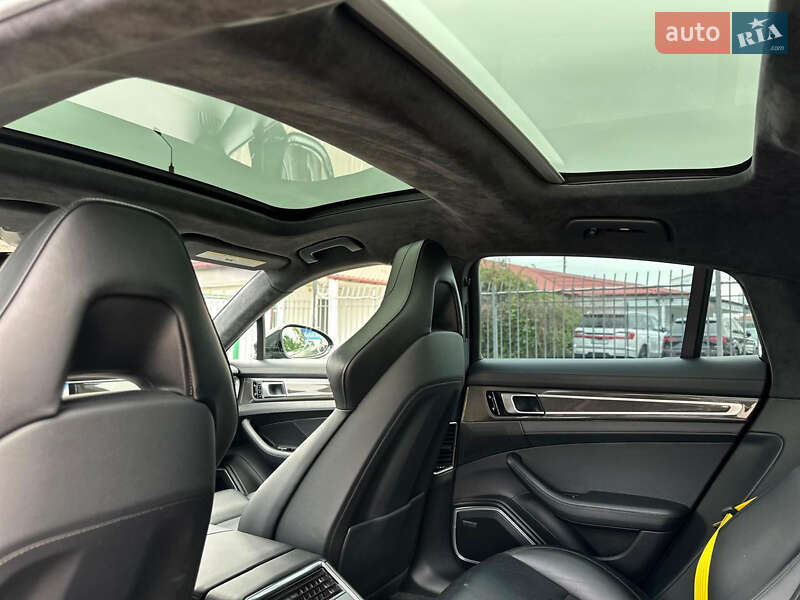 Фастбек Porsche Panamera 2017 в Києві фото 31 Фастбек Porsche Panamera 2017 в Києві