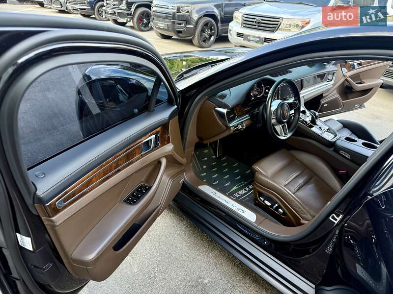 Фастбек Porsche Panamera 2016 в Києві