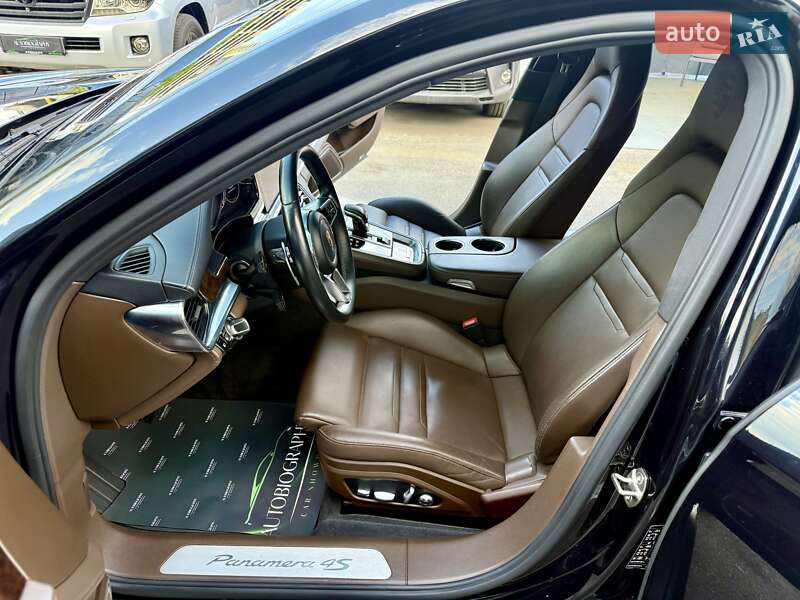 Фастбек Porsche Panamera 2016 в Києві