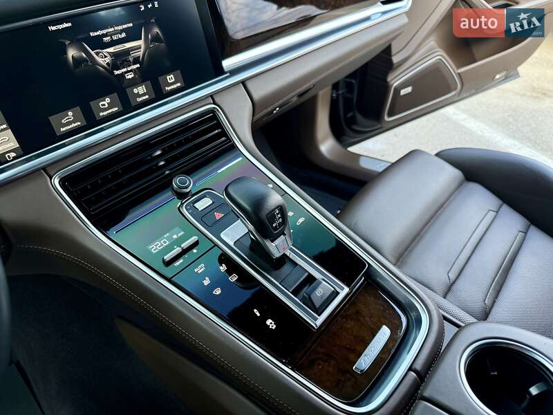 Фастбек Porsche Panamera 2016 в Києві