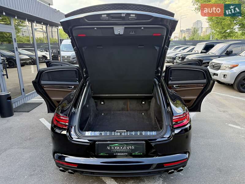 Фастбек Porsche Panamera 2016 в Києві