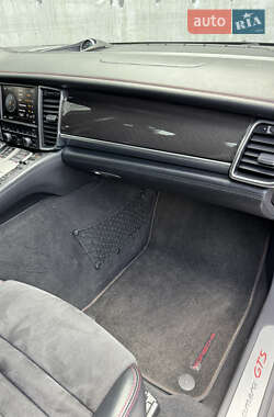 Фастбек Porsche Panamera 2013 в 