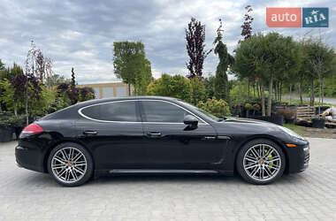 Фастбэк Porsche Panamera 2015 в 