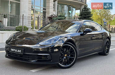 Фастбэк Porsche Panamera 2018 в 
