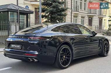 Фастбэк Porsche Panamera 2018 в 