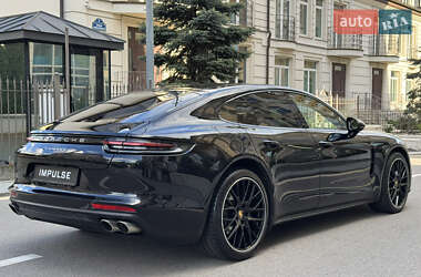 Фастбэк Porsche Panamera 2018 в 