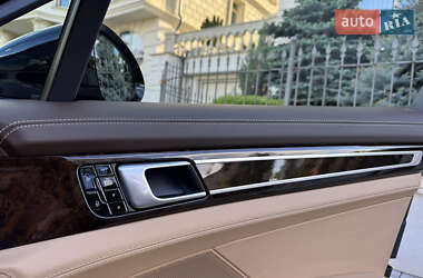 Фастбэк Porsche Panamera 2018 в 