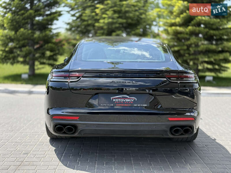 Фастбек Porsche Panamera 2018 в Одесі