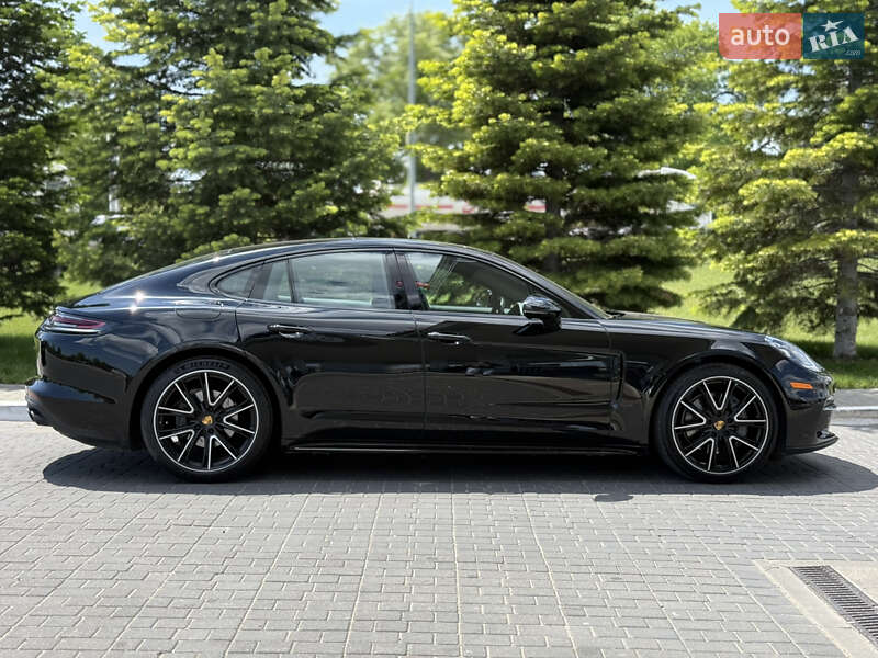 Фастбек Porsche Panamera 2018 в Одесі