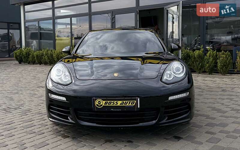 Фастбек Porsche Panamera 2014 в Мукачевому