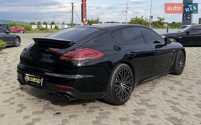 Фастбек Porsche Panamera 2014 в Мукачевому