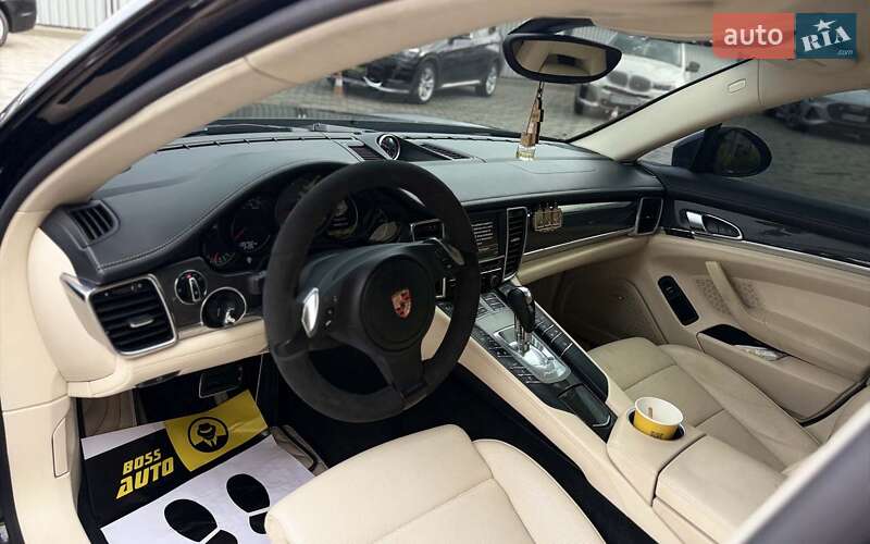 Фастбек Porsche Panamera 2014 в Мукачевому