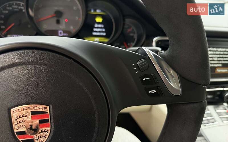 Фастбек Porsche Panamera 2014 в Мукачевому