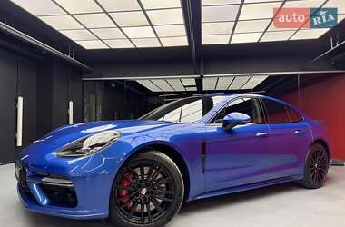Фастбэк Porsche Panamera 2018 в 