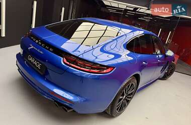 Фастбэк Porsche Panamera 2018 в 