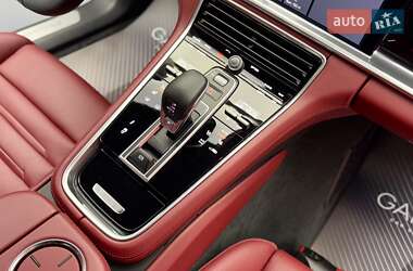 Фастбэк Porsche Panamera 2018 в 