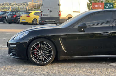 Фастбэк Porsche Panamera 2014 в 