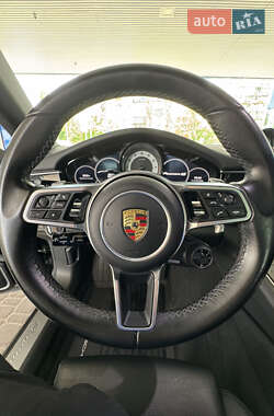 Фастбэк Porsche Panamera 2017 в 