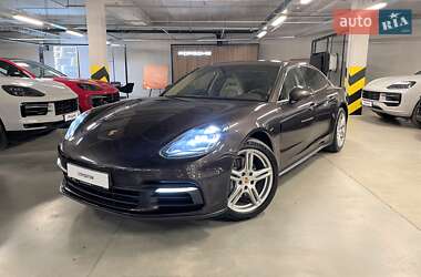 Фастбэк Porsche Panamera 2018 в Киеве