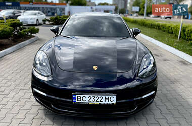 Фастбэк Porsche Panamera 2018 в 