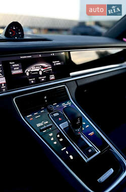 Фастбэк Porsche Panamera 2018 в 