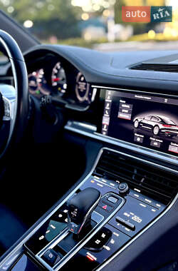 Фастбэк Porsche Panamera 2018 в 