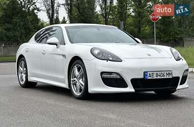 Фастбек Porsche Panamera 2012 в Києві