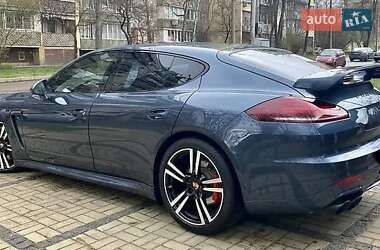 Фастбэк Porsche Panamera 2013 в Киеве