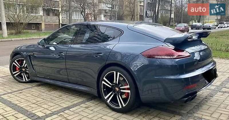 Фастбэк Porsche Panamera 2013 в Киеве