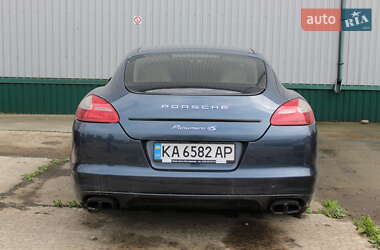 Фастбэк Porsche Panamera 2010 в 