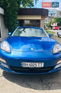 Фастбэк Porsche Panamera 2010 в Одессе