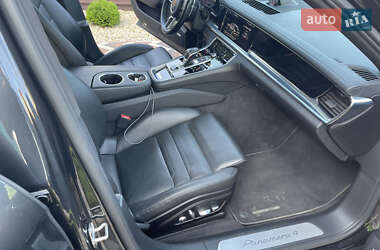 Фастбэк Porsche Panamera 2018 в 