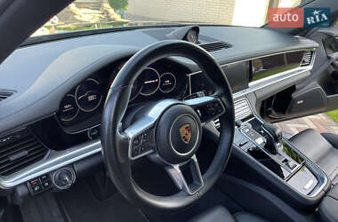 Фастбэк Porsche Panamera 2018 в 