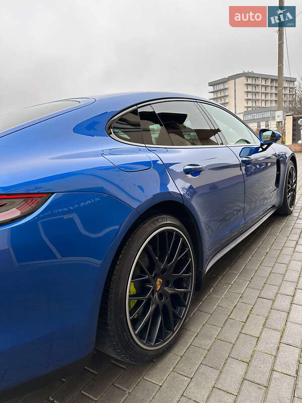 Фастбек Porsche Panamera 2018 в Києві фото 6 Фастбек Porsche Panamera 2018 в Києві