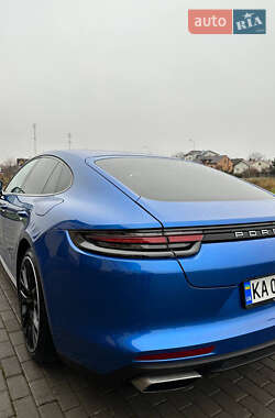 Фастбек Porsche Panamera 2018 в 