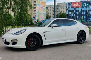 Фастбэк Porsche Panamera 2010 в 
