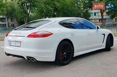 Фастбэк Porsche Panamera 2010 в 