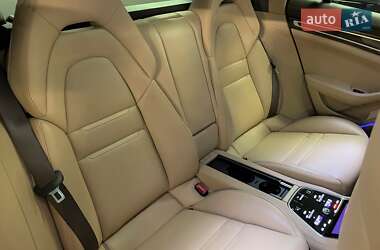 Фастбек Porsche Panamera 2018 в 