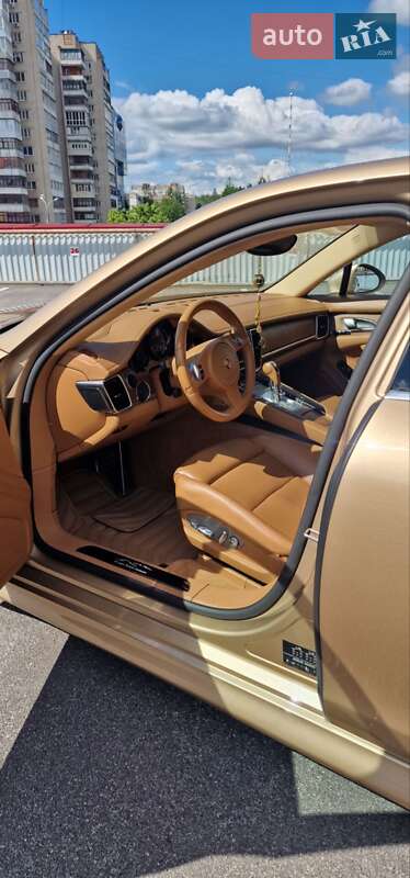 Фастбэк Porsche Panamera 2011 в Виннице