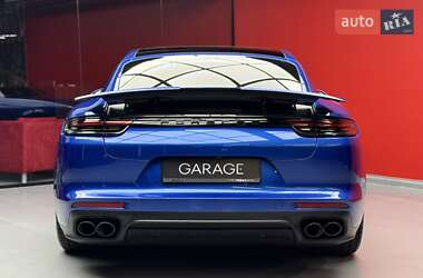Фастбэк Porsche Panamera 2019 в 