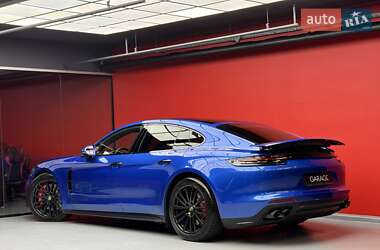 Фастбэк Porsche Panamera 2019 в 