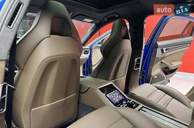 Фастбэк Porsche Panamera 2019 в 