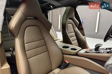 Фастбэк Porsche Panamera 2019 в 