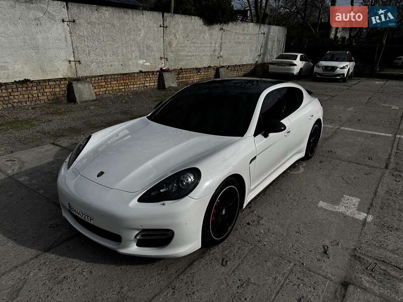 Porsche Panamera 2012