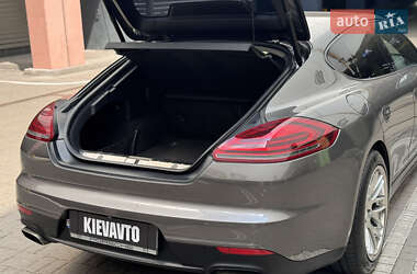 Фастбэк Porsche Panamera 2013 в 