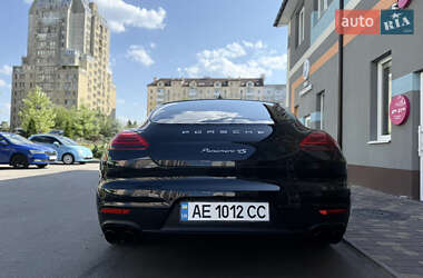 Фастбэк Porsche Panamera 2013 в 
