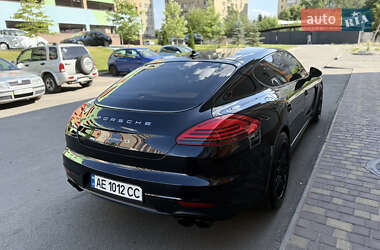 Фастбэк Porsche Panamera 2013 в 