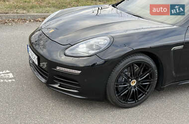 Фастбэк Porsche Panamera 2014 в 