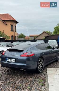 Фастбэк Porsche Panamera 2011 в 