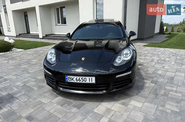 Фастбэк Porsche Panamera 2014 в 
